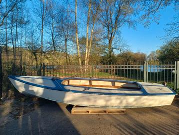 Pracht boot, groot, 6 meter lang! beschikbaar voor biedingen