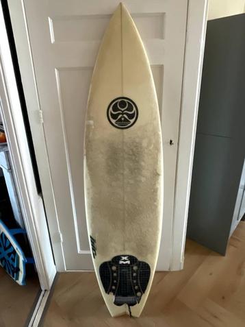 surfboard beschikbaar voor biedingen