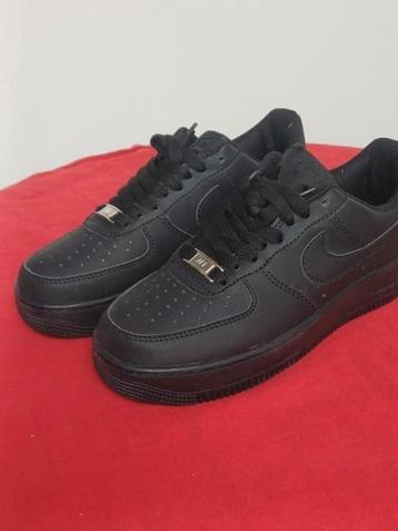 Air Force 1.  Maat: 36 beschikbaar voor biedingen