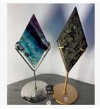 2 x diamant ruit vorm edelsteen op voet fluorite heal.gold, Nieuw, Ophalen of Verzenden, X, X