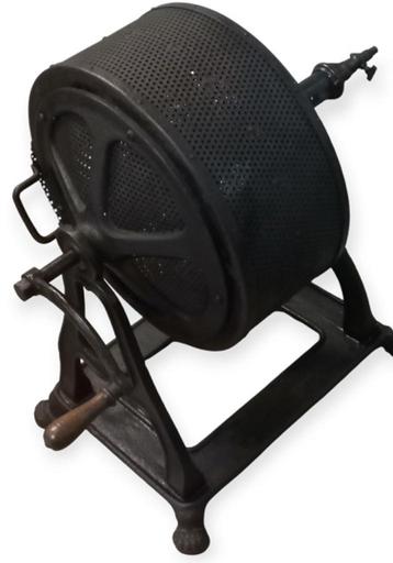 grote oude koffiebrander.  beschikbaar voor biedingen