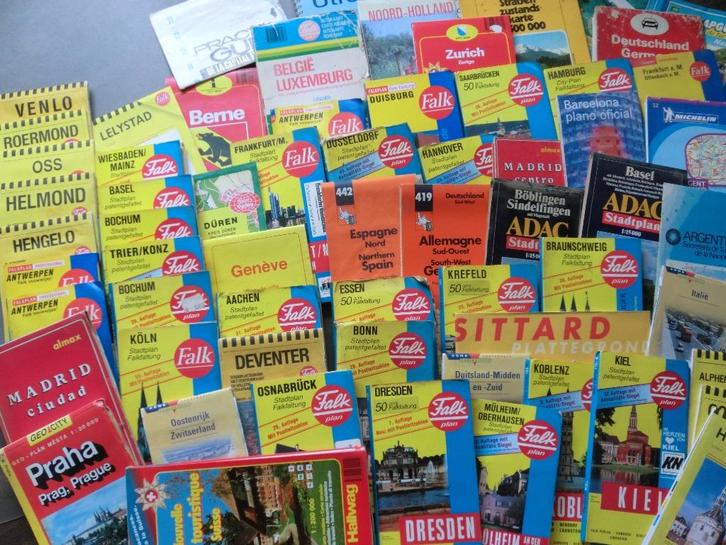 110 plattegronden/wegenkaarten, Antiek en Kunst, Curiosa en Brocante, Ophalen of Verzenden