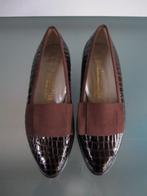 GRATIS VERZENDEN | ALEXANDRIA vintage croco bruine pumps 42, Kleding | Dames, Alexandria, Pumps, Bruin, Verzenden