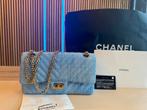 Chanel Flap bag Chevron Quilted 2.55 Reissue 226 Light Blue, Sieraden, Tassen en Uiterlijk, Tassen | Damestassen, Handtas, Blauw