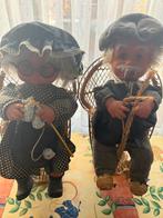 Leuke poppen op stoel - Opa en Oma, Ophalen of Verzenden, Gebruikt, Pop