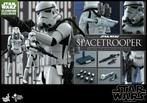 Hot Toys Star Wars Spacetrooper Episode IV A New Hope Storm, Ophalen of Verzenden, Zo goed als nieuw, Replica