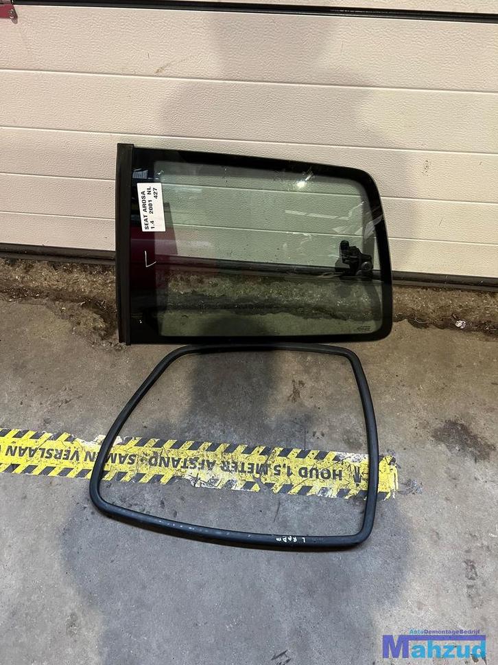SEAT AROSA Links achter zij raam rubber 1997-2004, Auto-onderdelen, Ruiten en Toebehoren, Seat, Gebruikt, Ophalen of Verzenden