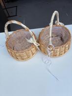 2 rieten bliemenmandjes, Ophalen of Verzenden, Zo goed als nieuw