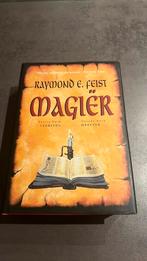 Raymond E. Feist - Sage scheuring 1 Magier, Boeken, Fantasy, Ophalen of Verzenden, Zo goed als nieuw, Raymond E. Feist