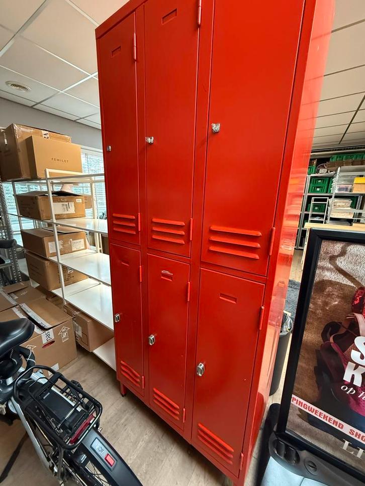 Ruime lockerkast (90x49,5x215cm) met plankjes, Huis en Inrichting, Kasten | Lockerkasten, Gebruikt, Ophalen