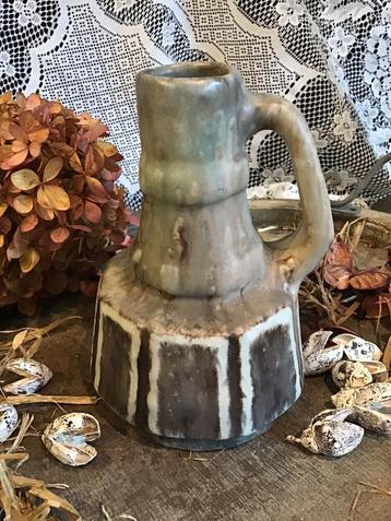 Speciaal kruikje Oost Duitsland Hoogte 16 cm beschikbaar voor biedingen