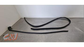 Schuifdeur Rubber rechts van een Peugeot Expert beschikbaar voor biedingen