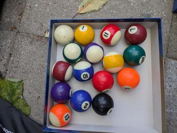 Biljart ballen set  beschikbaar voor biedingen