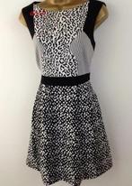 jurk Karen Millen maat 12/40  oksel tot oksel 44 cm taille 3, Maat 38/40 (M), Karen Millen, Ophalen of Verzenden, Zo goed als nieuw