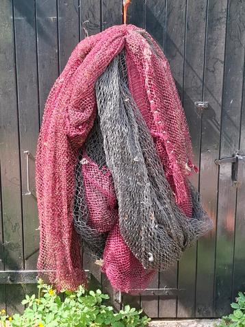 Oud vintage Visnet bordeaux rood zinken boei etalage decor beschikbaar voor biedingen