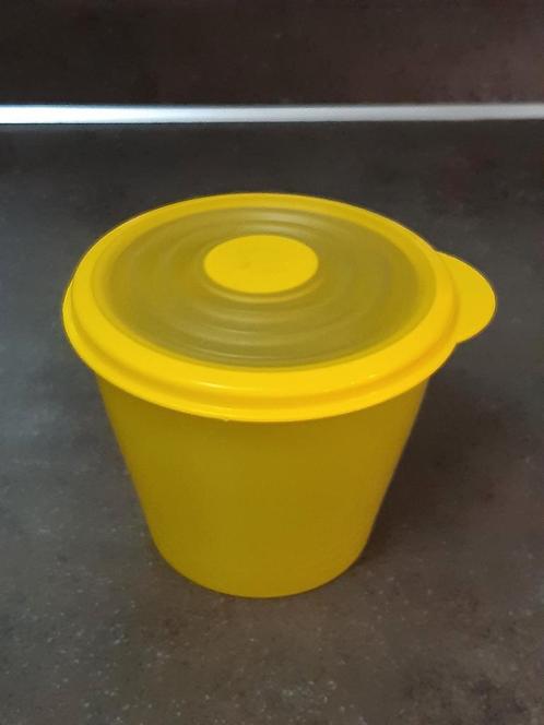 Tupperware kom met flexibel deksel 800 ml geel, Huis en Inrichting, Keuken | Tupperware, Gebruikt, Geel, Ophalen of Verzenden