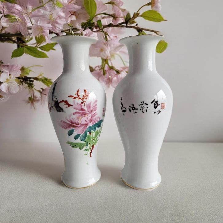 Setje Chinese vazen met natuur en karakters, Antiek en Kunst, Antiek | Porselein, Verzenden
