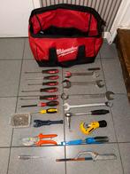 Milwaukee gereedschapstas met merk hand gereedschap, Ophalen, Zo goed als nieuw