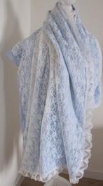 Brocant doopkleed -   kant met blauwe voering, Ophalen of Verzenden