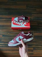 Nike dunk low Bordeaux women maat EU 36 US 5.5, Kleding | Dames, Schoenen, Nike, Nieuw, Ophalen of Verzenden, Sneakers of Gympen