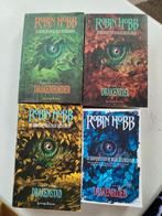 Robin Hobb - Drakenhoeder Deel 1,2,3 en 4., Boeken, Ophalen of Verzenden, Zo goed als nieuw, Robin Hobb