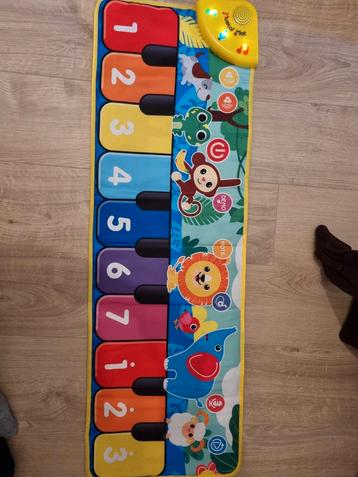 Muziekpiano voor de allerkleinsten beschikbaar voor biedingen