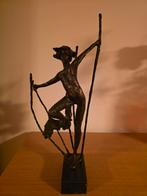 Bronzen beeld van Marianne Houtkamp, Ophalen