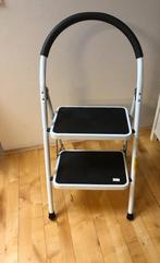 stevige ladder - 2 treed, Doe-het-zelf en Verbouw, Ladders en Trappen, Ophalen of Verzenden, Zo goed als nieuw, Ladder, Minder dan 2 meter