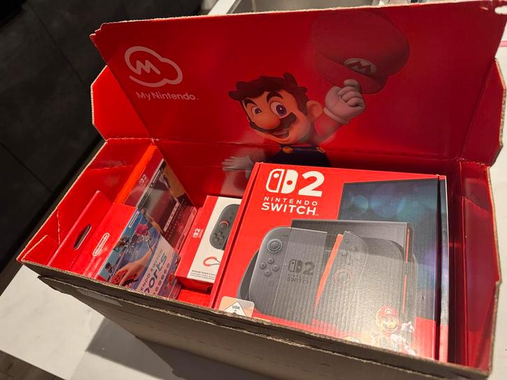 Nintendo Switch 2 + case en 2 spellen, Spelcomputers en Games, Games | Nintendo Switch, Zo goed als nieuw, Sport, 3 spelers of meer