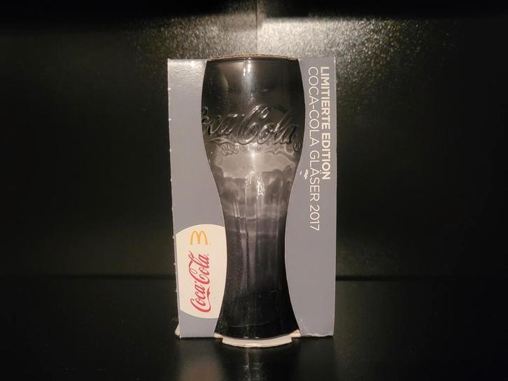 Coca-Cola glas Mc Donalds Duitsland 2017 zwart Nieuw, Verzamelen, Glas en Borrelglaasjes, Nieuw, Frisdrankglas, Ophalen