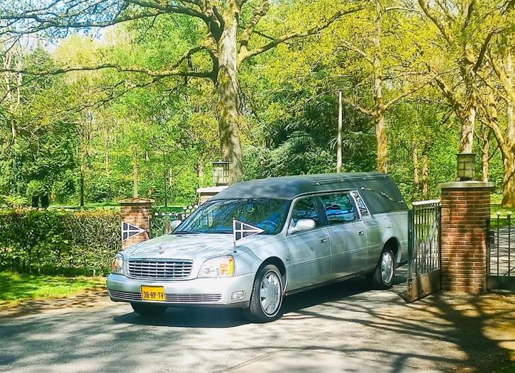 Cadillac De-ville 2002 Grijs, Auto's, Cadillac, Particulier, Benzine, Overige carrosserieën, Automaat, Geïmporteerd, Zilver of Grijs