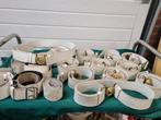 riemen wit leer 18 stuks met messing sluiting, Kleding | Dames, Riemen en Ceinturen, Ophalen of Verzenden