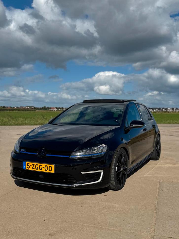 Volkswagen Golf 1.4 TSI Phev GTE 5D 2015 Zwart Pano Leder, Auto's, Volkswagen, Particulier, Golf, ABS, Achteruitrijcamera, Adaptieve lichten