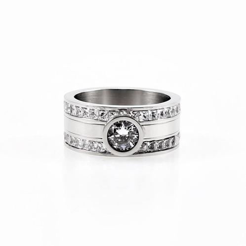 Brede Damesring Zilverkleurige Roestvrij Stalen Ring - RVS, Sieraden, Tassen en Uiterlijk, Ringen, Nieuw, Dame, 18 tot 19, Zilver