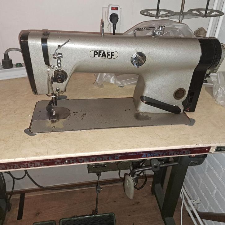 Industriële PFAFF naaimachine, Hobby en Vrije tijd, Naaimachines en Toebehoren, Gebruikt, Naaimachine, Pfaff, Industrieel, Ophalen