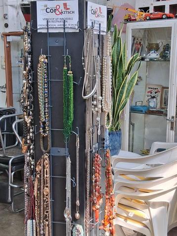 Ketting diverse mooie kettingen 2.50 per stuk alleen afhalen beschikbaar voor biedingen