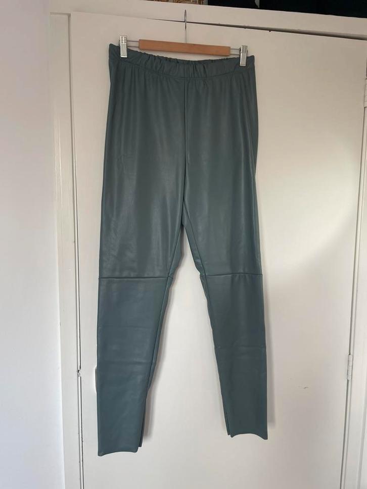 Groene gevoerde (nep)leren broek van Penn&Ink, Kleding | Dames, Broeken en Pantalons, Zo goed als nieuw, Maat 42/44 (L), Groen