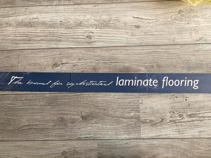 Klik laminaat en plakplinten grijs *nieuw*, Doe-het-zelf en Verbouw, Vloerdelen en Plavuizen, Nieuw, Laminaat, Hout, 50 tot 150 cm