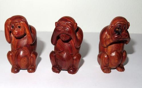 Set van 3 grote houten Netsukes, apen horen zien en zwijgen, Antiek en Kunst, Kunst | Niet-Westerse kunst, Ophalen of Verzenden