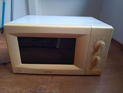 Samsung magnetron simpele bediening, Witgoed en Apparatuur, Magnetrons, Gebruikt, Vrijstaand, Magnetron, 45 tot 60 cm, Draaiplateau