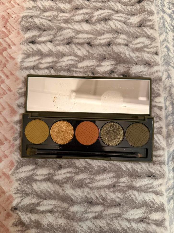 Dose Of Colors Cutting Edge eyeshadow palette, Sieraden, Tassen en Uiterlijk, Uiterlijk | Cosmetica en Make-up, Zo goed als nieuw