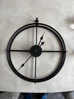 Mooie zwarte wandklok 50cm, Ophalen, Gebruikt, Analoog, Wandklok
