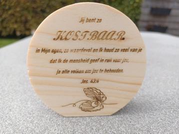 Vurenhouten tekstbordje beschikbaar voor biedingen