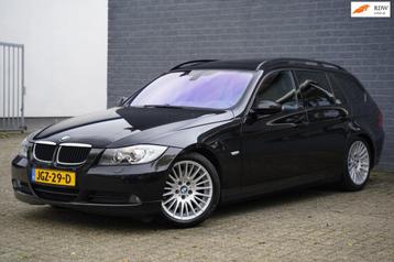 BMW 3-serie Touring 320i Automaat 170pk, Leder, Panoramadak beschikbaar voor biedingen