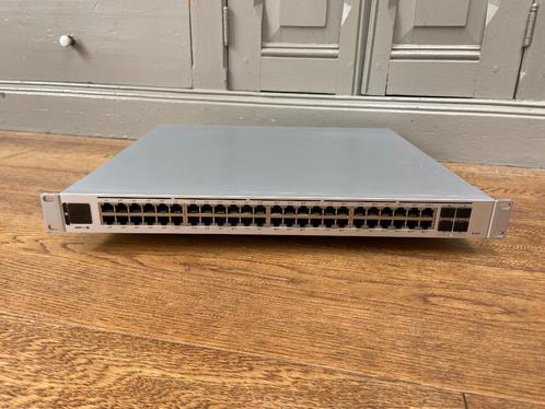 UniFi USW-Pro-48-POE (600w) 48poort switch - nieuwstaat, Computers en Software, Netwerk switches, Zo goed als nieuw, Ophalen of Verzenden
