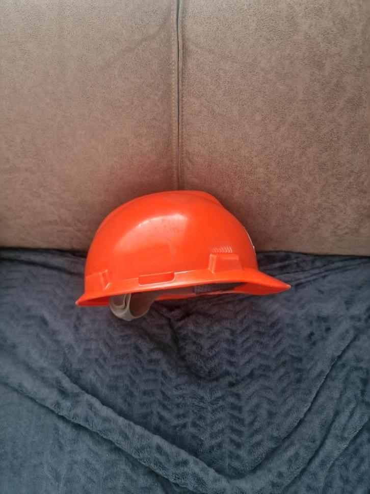 Bouwhelm - Voor maar 2 euro! VERKOCHT!!!, Doe-het-zelf en Verbouw, Veiligheidshelmen, Gebruikt, Met vizier, Ophalen of Verzenden