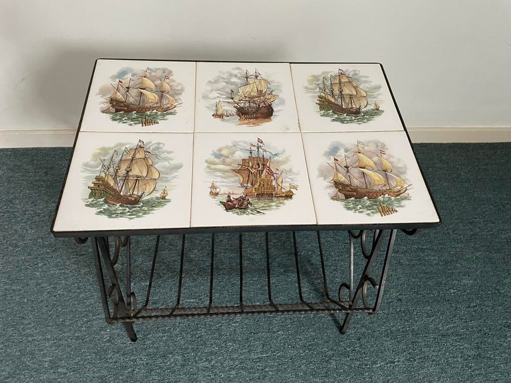 Vintage krantenbak smeedijzer met tegeltableau, Ophalen of Verzenden, Zo goed als nieuw, Rechthoekig, Metaal of Aluminium