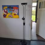 Zwarte staande lamp met verstelbare leeslamp, Huis en Inrichting, Lampen | Vloerlampen, 150 tot 200 cm, Zo goed als nieuw, Ophalen