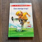 FC De Dribbelclub - een stevige trap! - 7+, Ophalen of Verzenden, Zo goed als nieuw, Deltas, Fictie algemeen