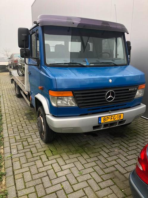 Mercedes 611 uit 1994 oprijwagen, Auto's, Bestelauto's, Bedrijf, ABS, Mercedes-Benz, Diesel, Handgeschakeld, Blauw, Grijs, Stof
